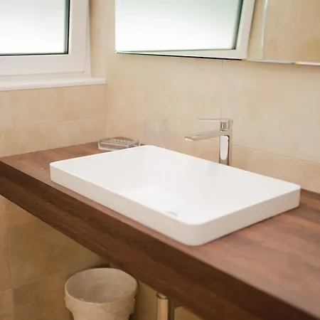 Erada 게스트하우스 3*